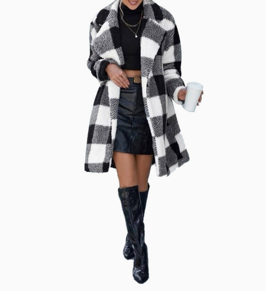 Autumn women's lapel long sleeved buttonless checkered jacket