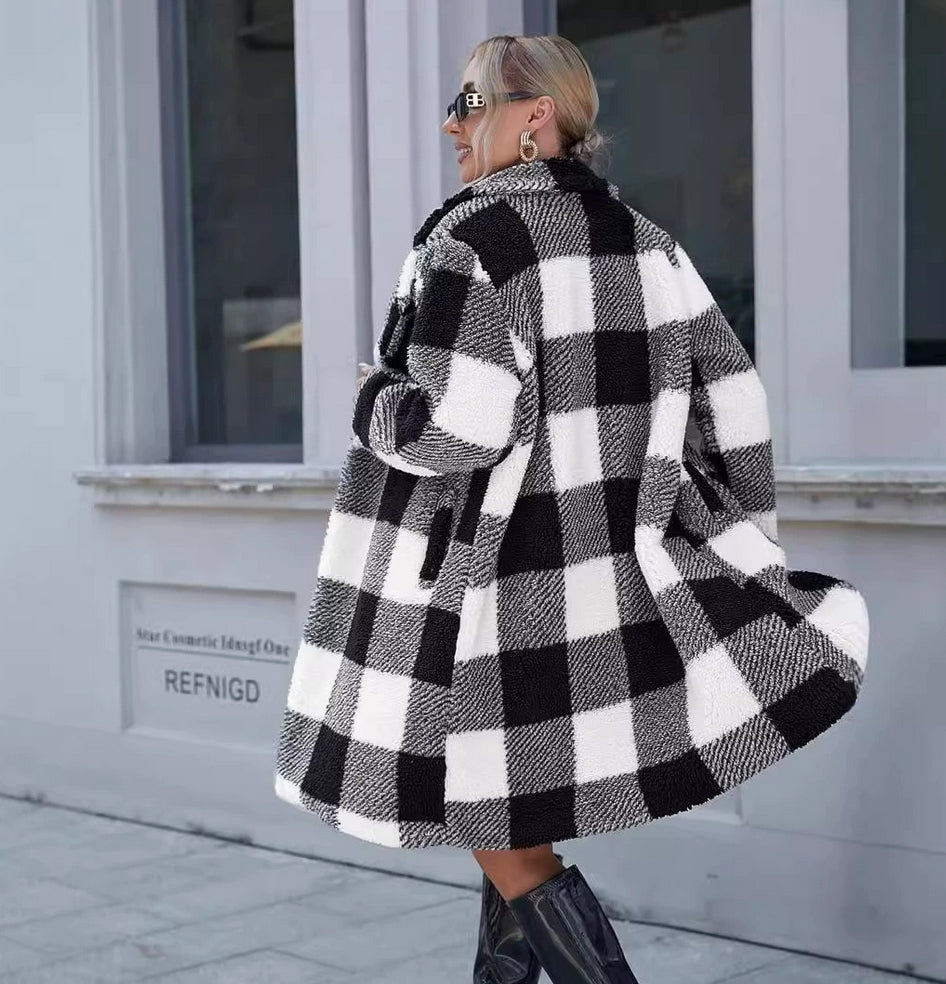 Autumn women's lapel long sleeved buttonless checkered jacket