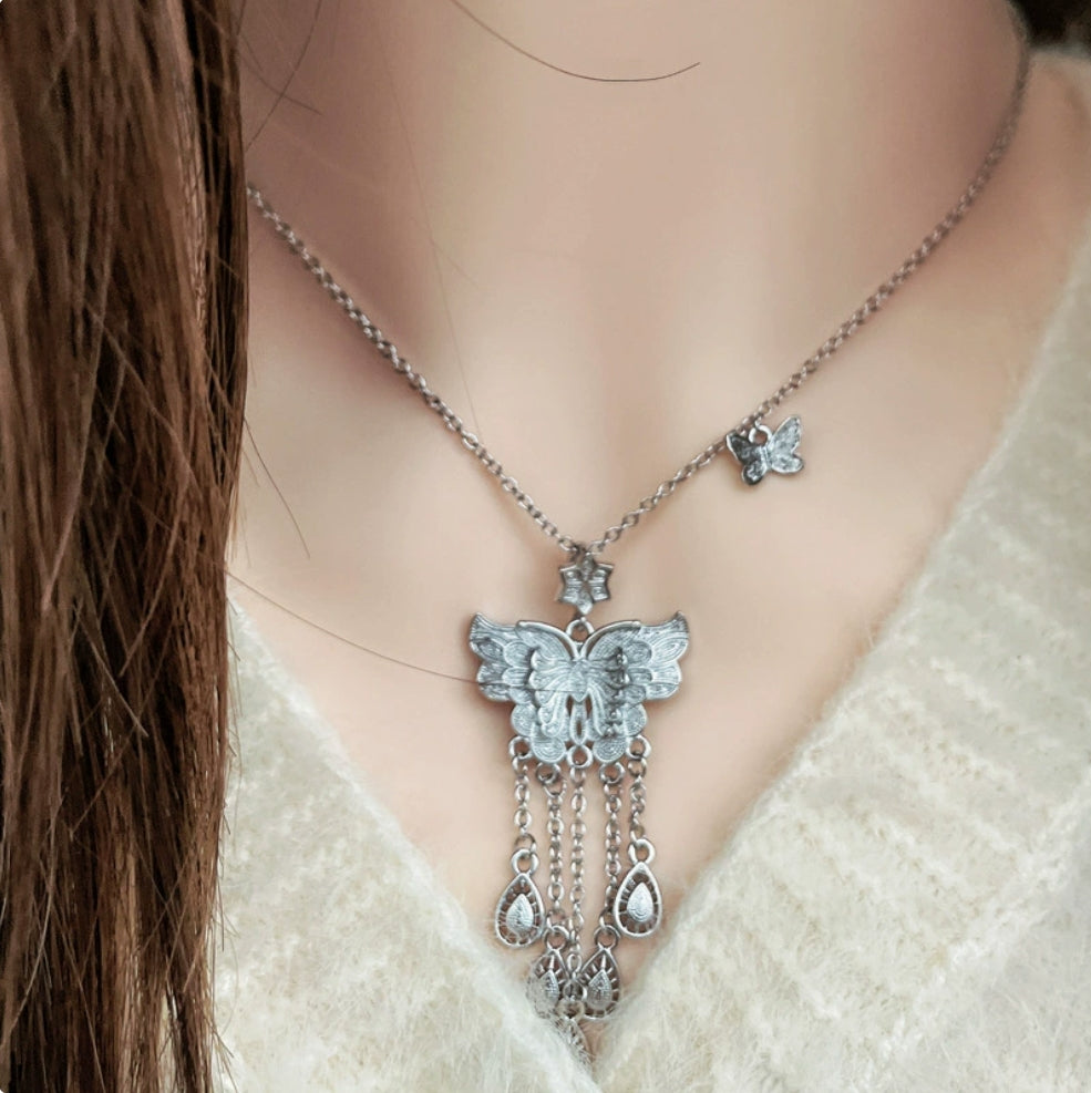 Three bands fashion silver butterfly necklace